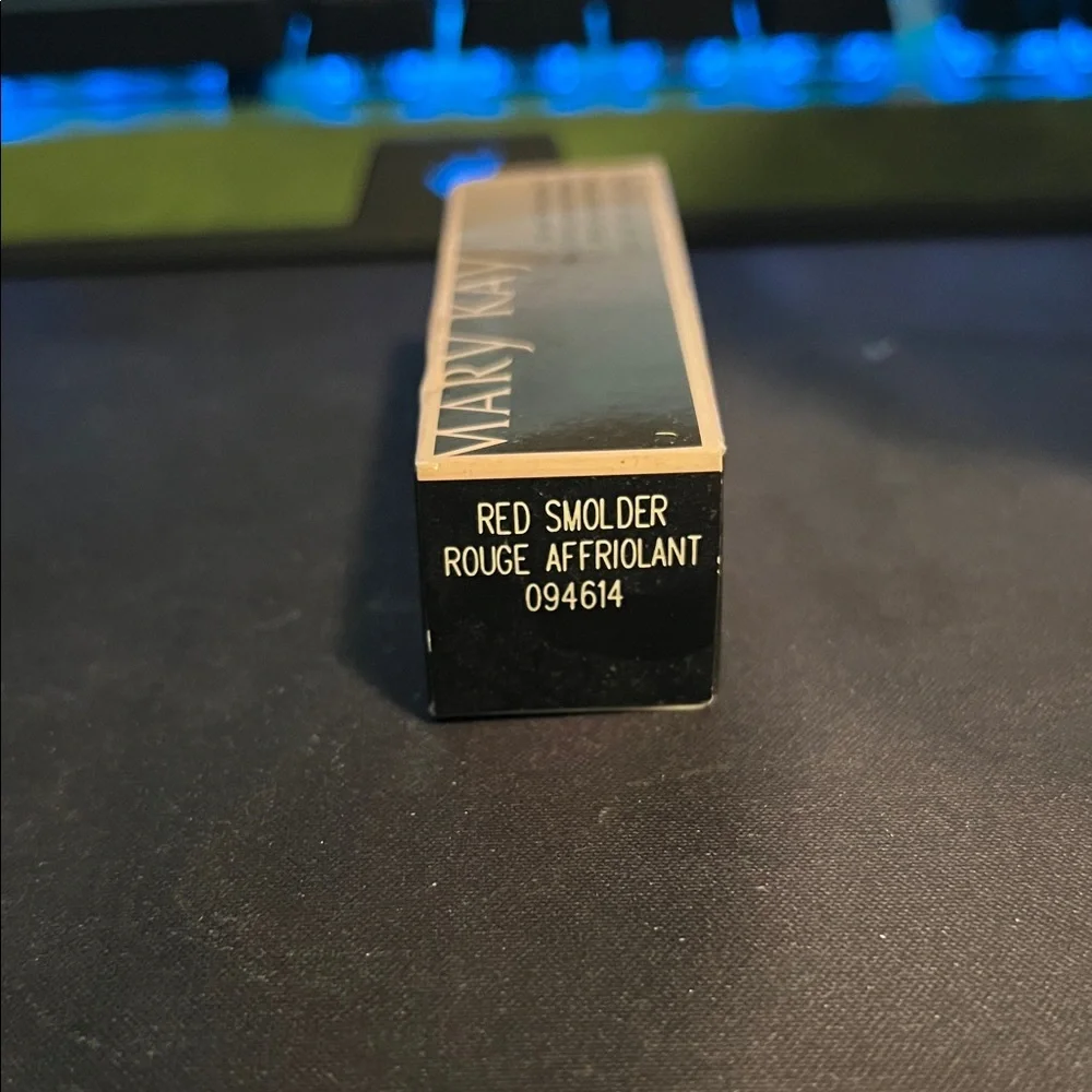 Mary Kay Gel Semi- Shine Red Smolder Lipstick
